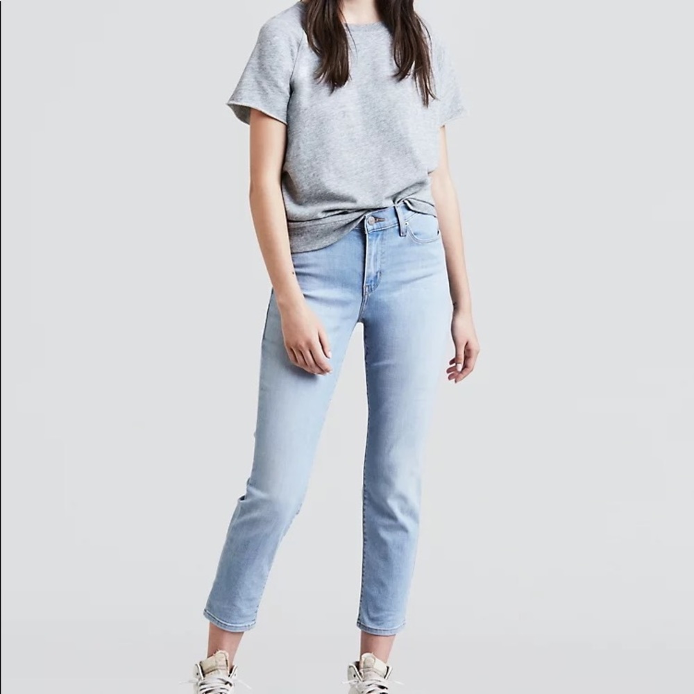 Levi’s Classic Crop Jeans